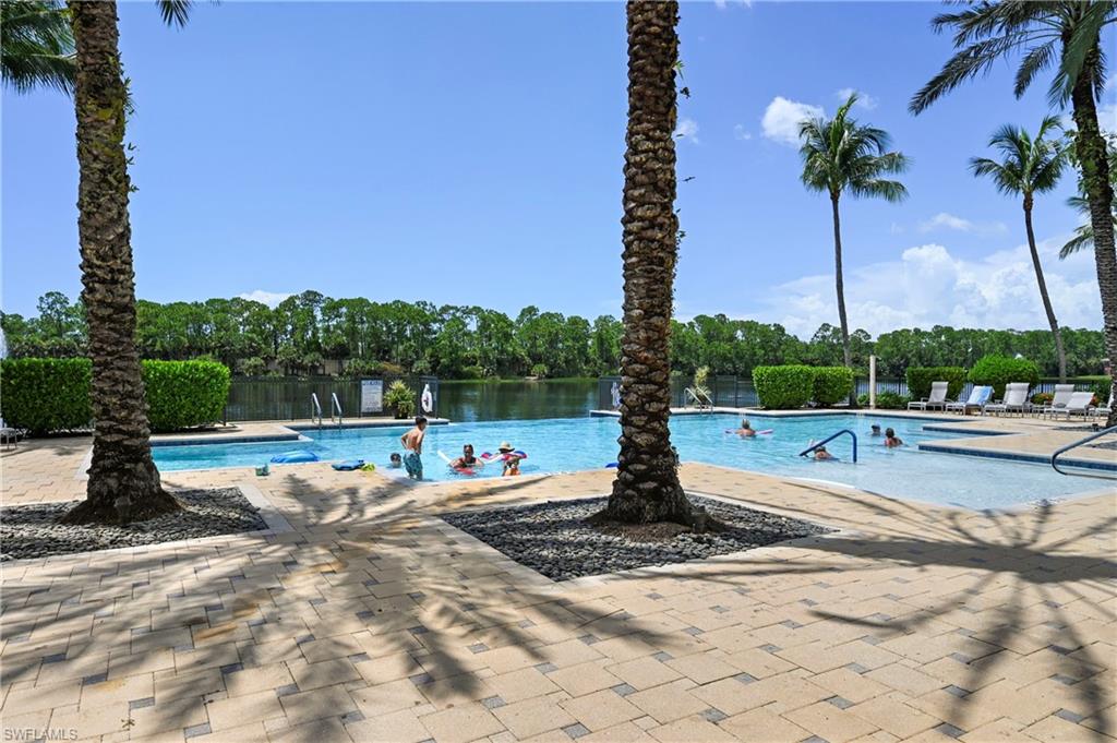 1626 Tarpon Bay DR S 202