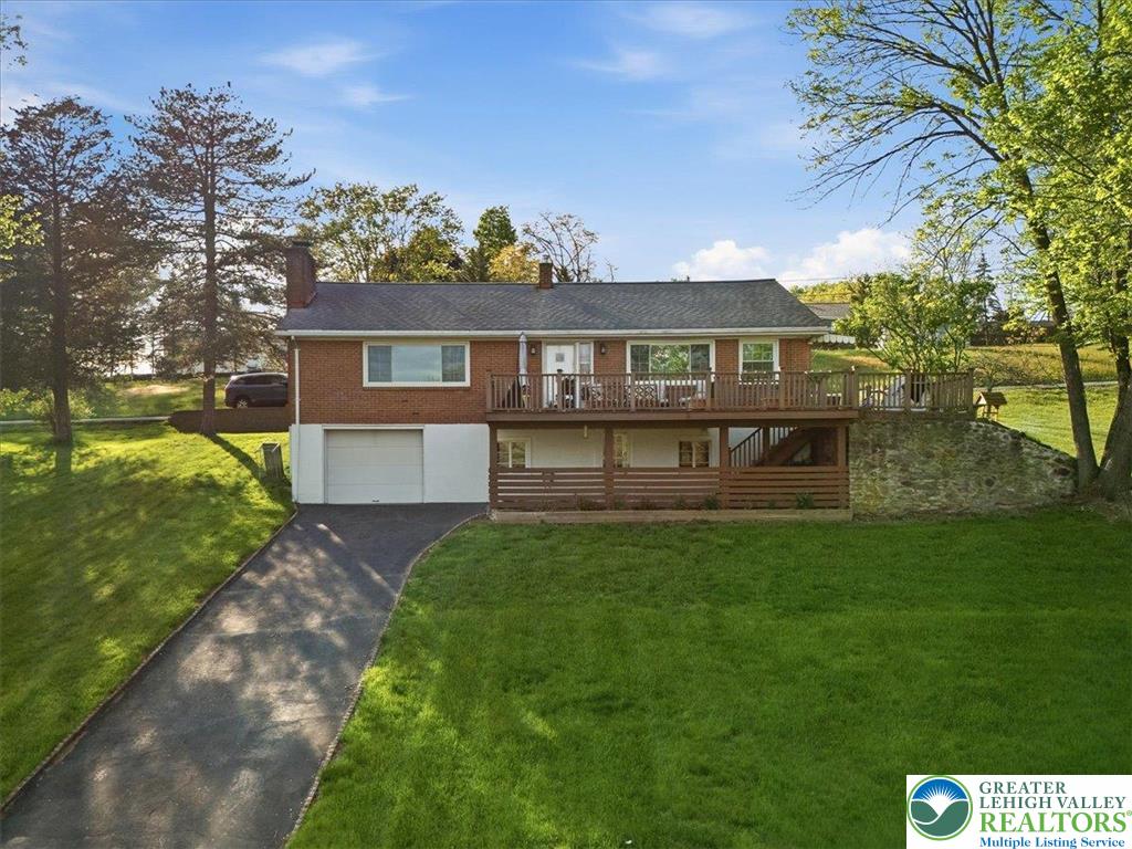 1115 Crestview Drive