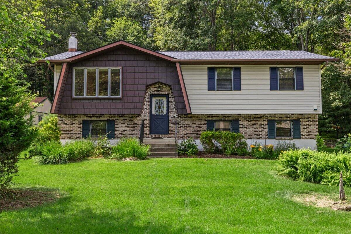 1134 Lake Of The Pines Boulevard S