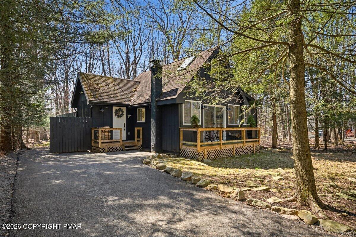 5306 Hummingbird Drive