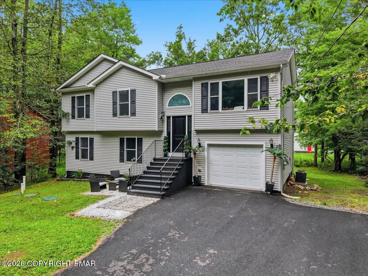 520 Graham Lane