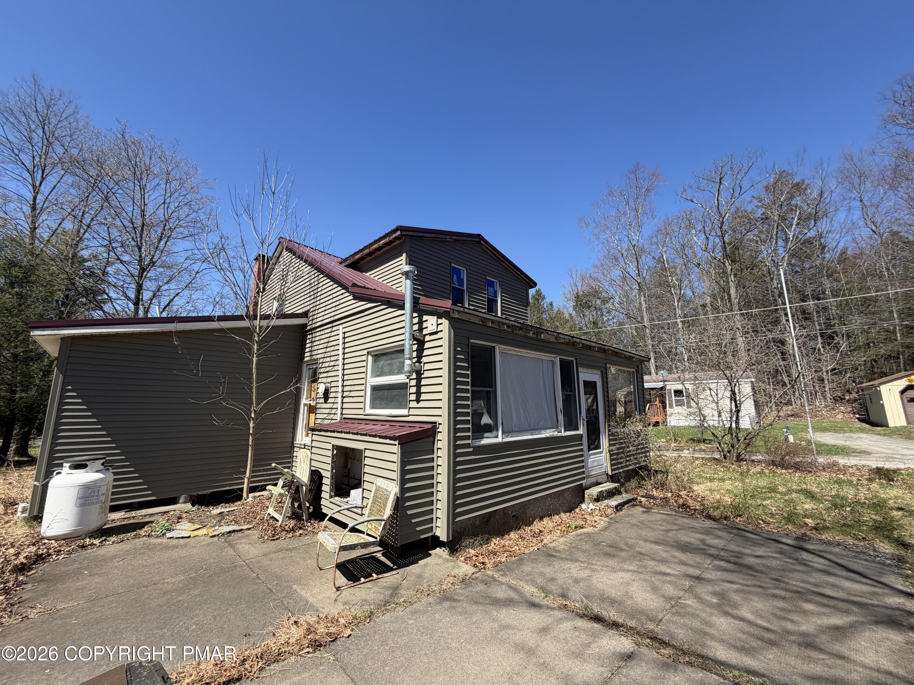25 Tree Top Road