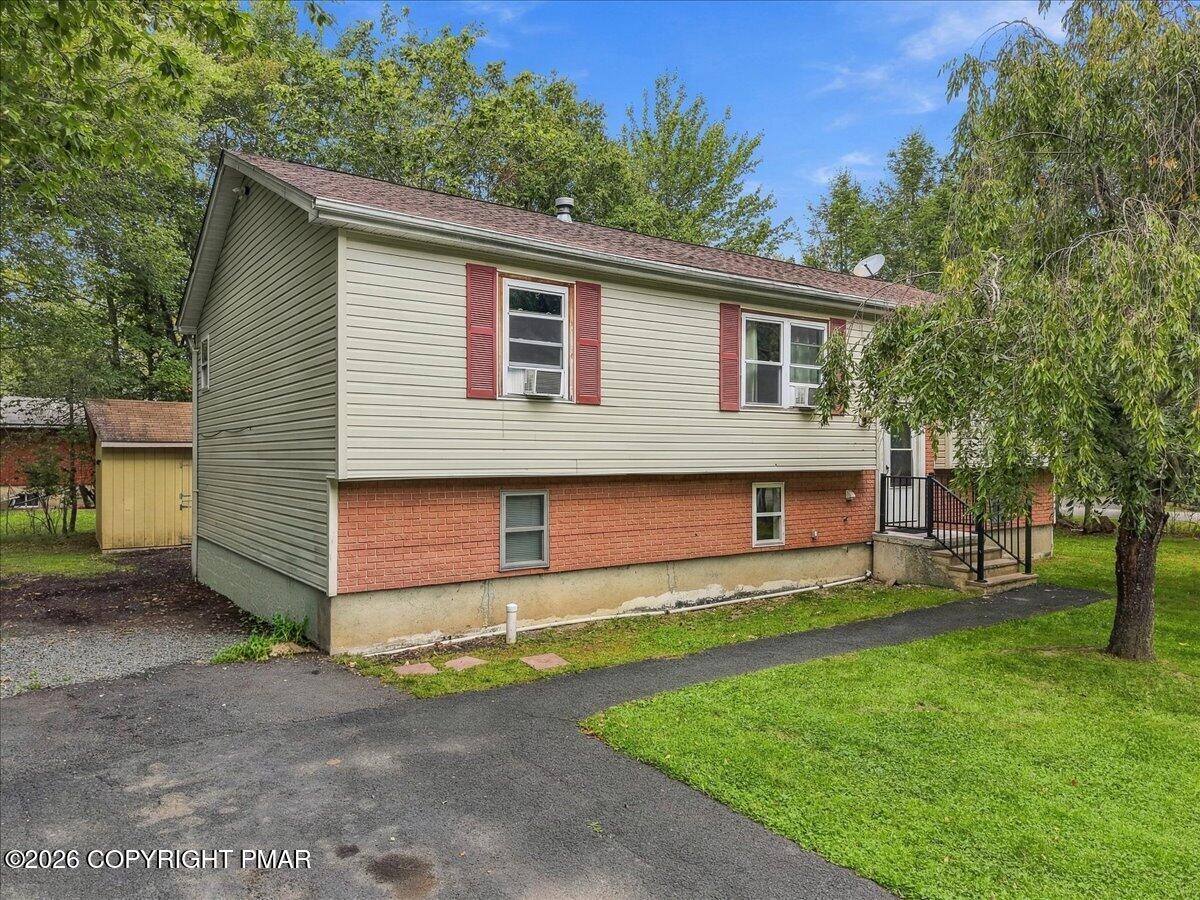 3326 Woodland Drive