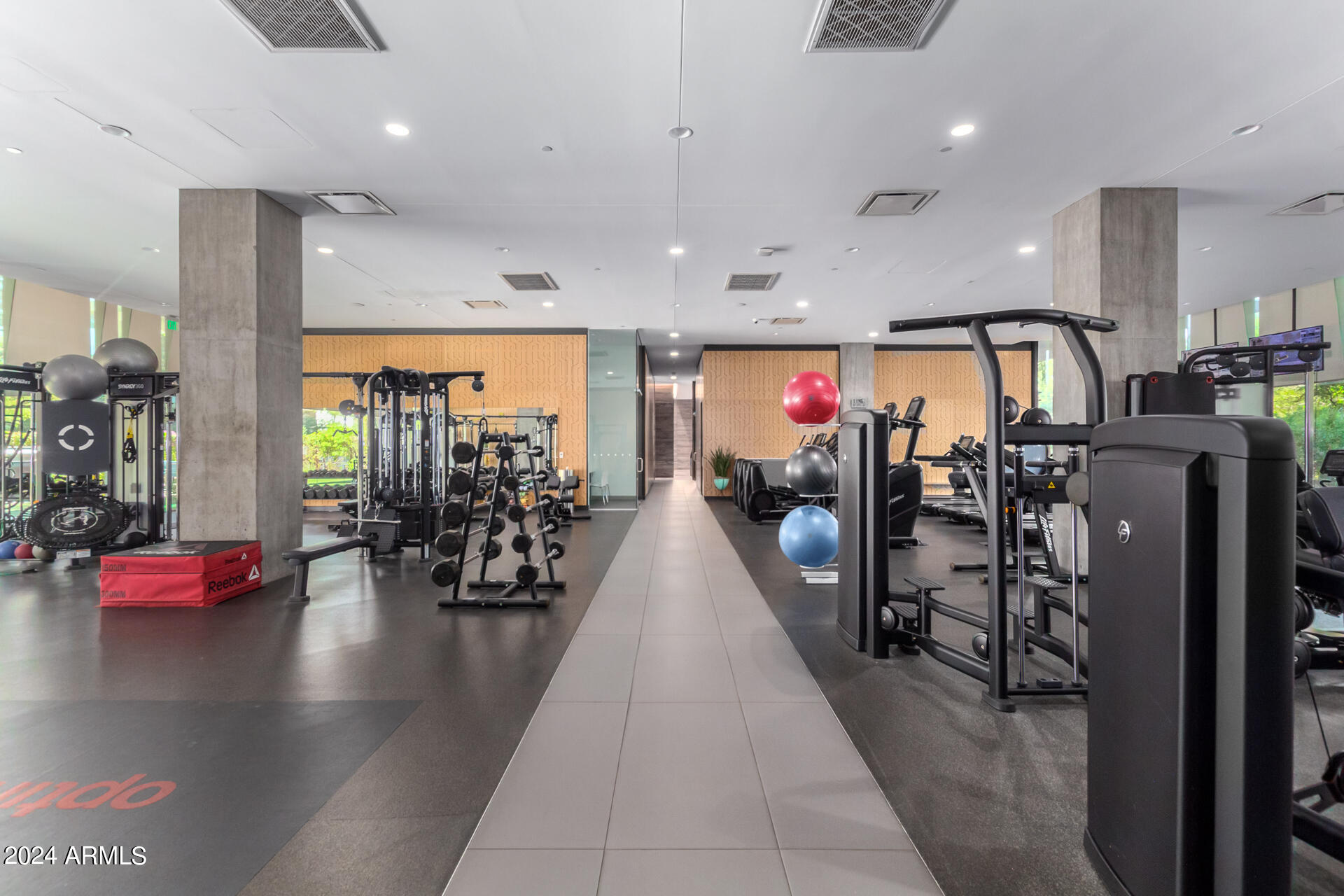 7120 E Kierland Boulevard, 415