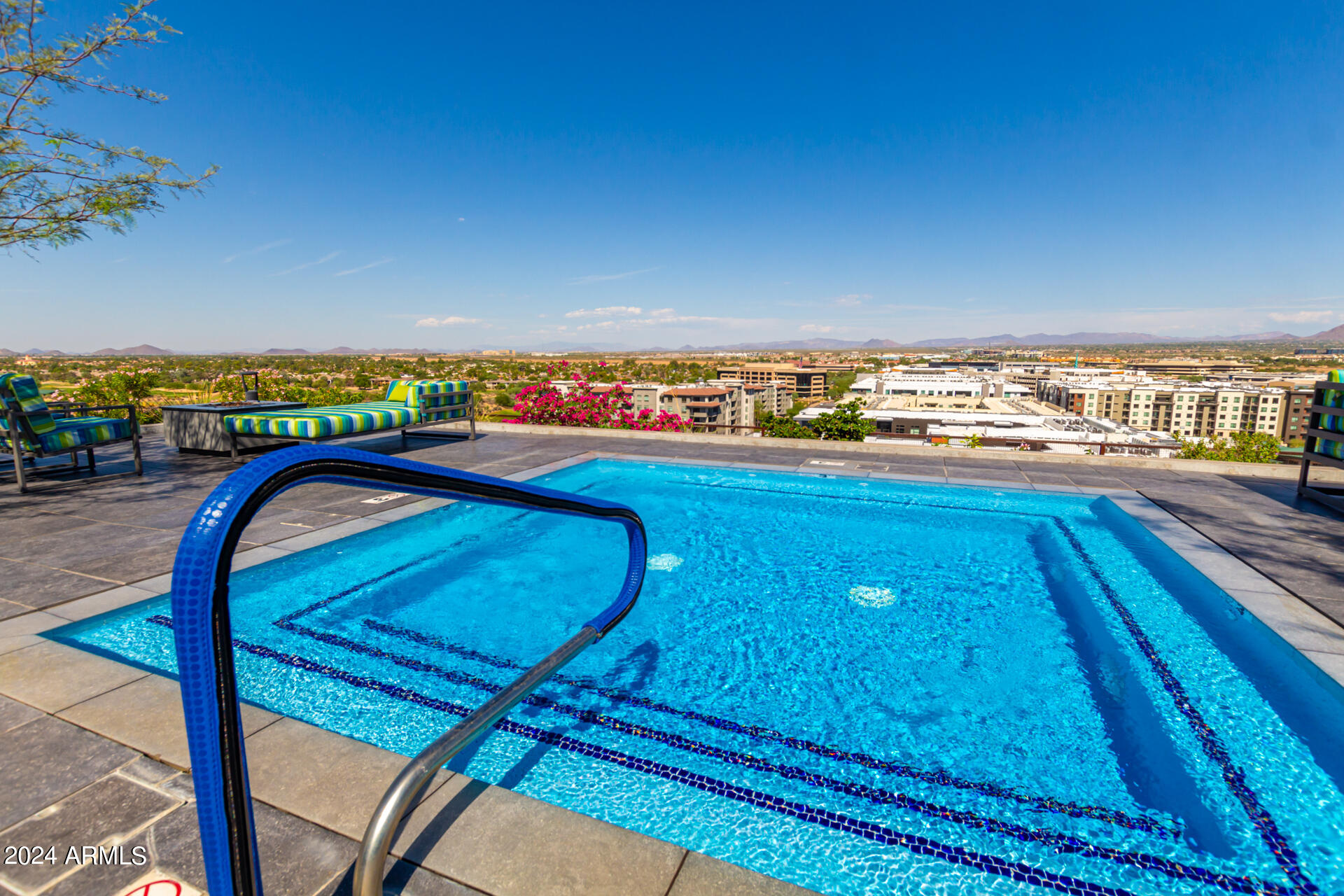 7120 E Kierland Boulevard, 415