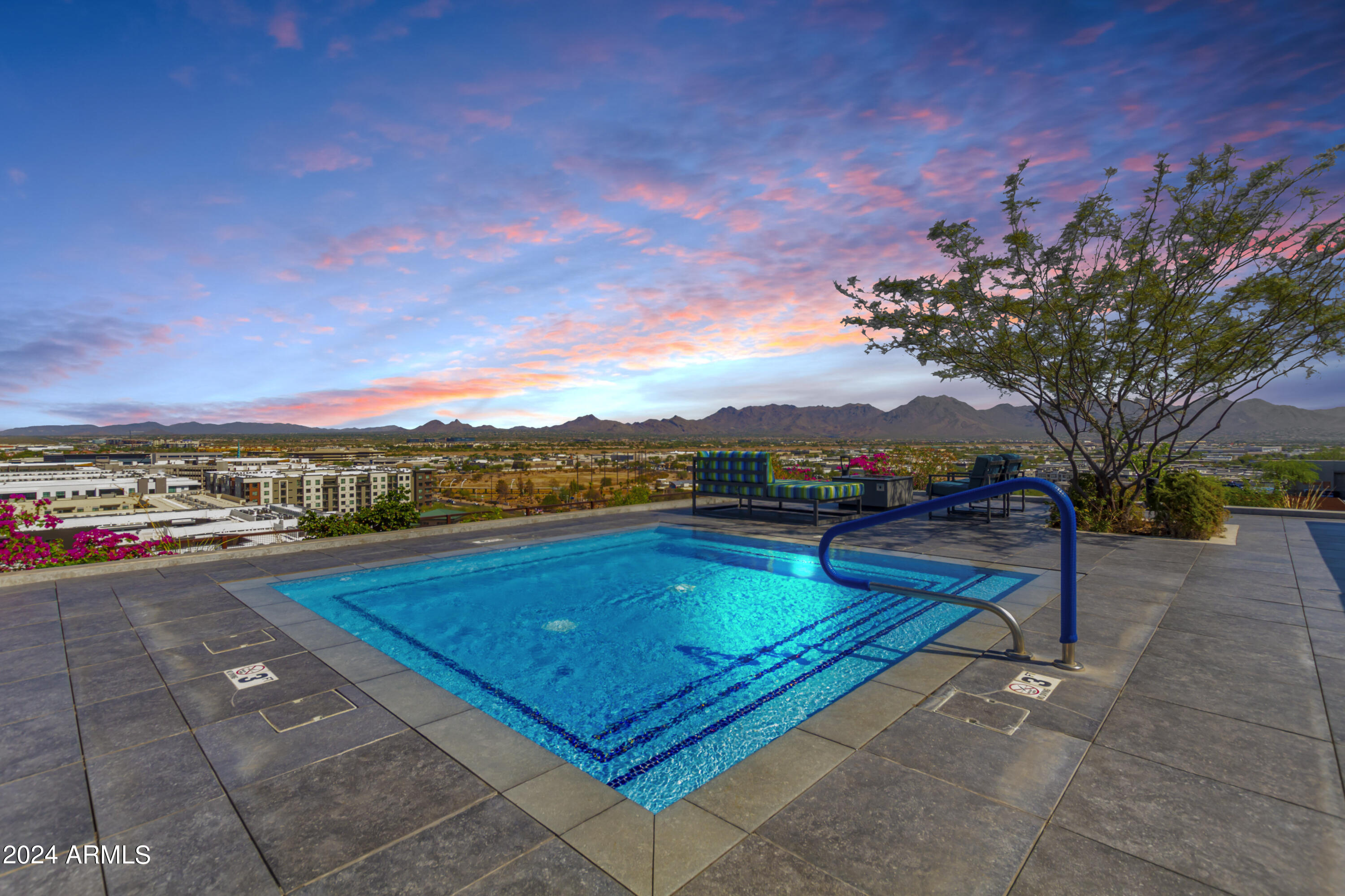 7120 E Kierland Boulevard, 415