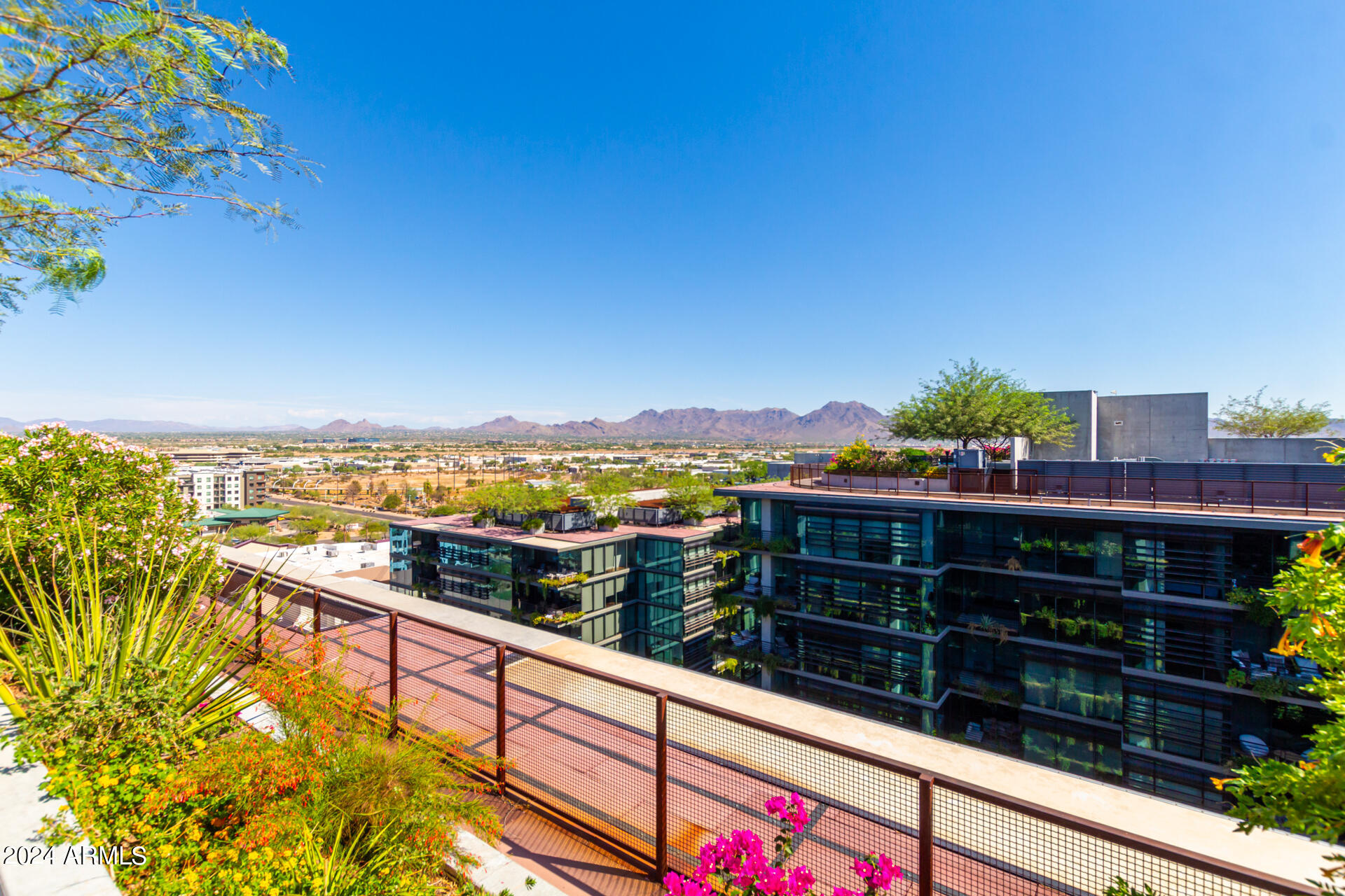 7120 E Kierland Boulevard, 415