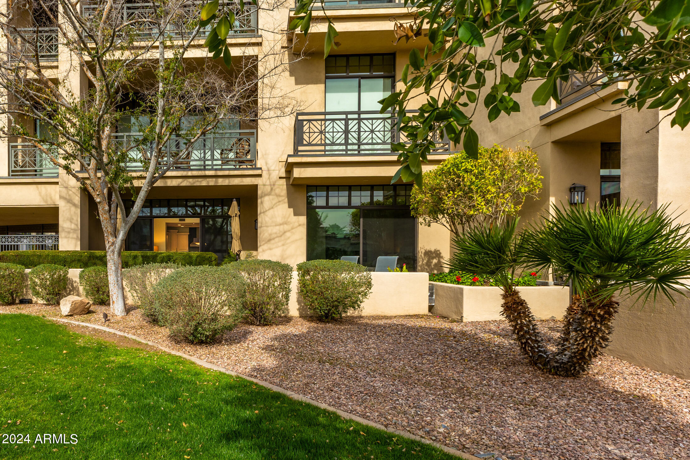 8 BILTMORE Estate, 107