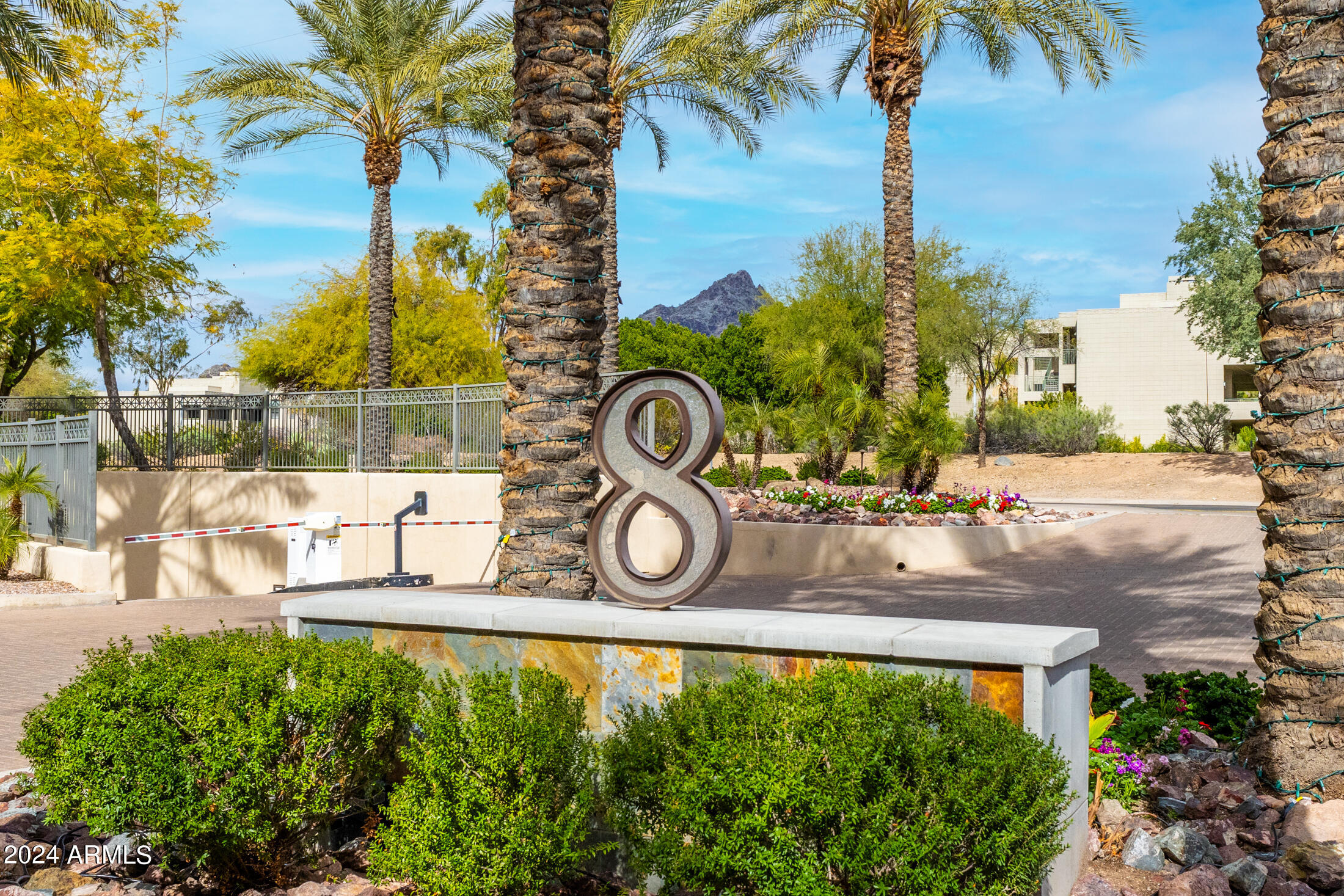 8 BILTMORE Estate, 107