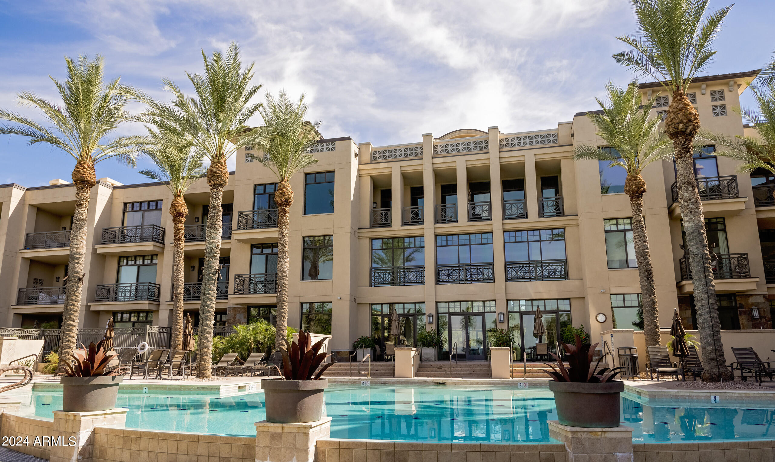 8 BILTMORE Estate, 107