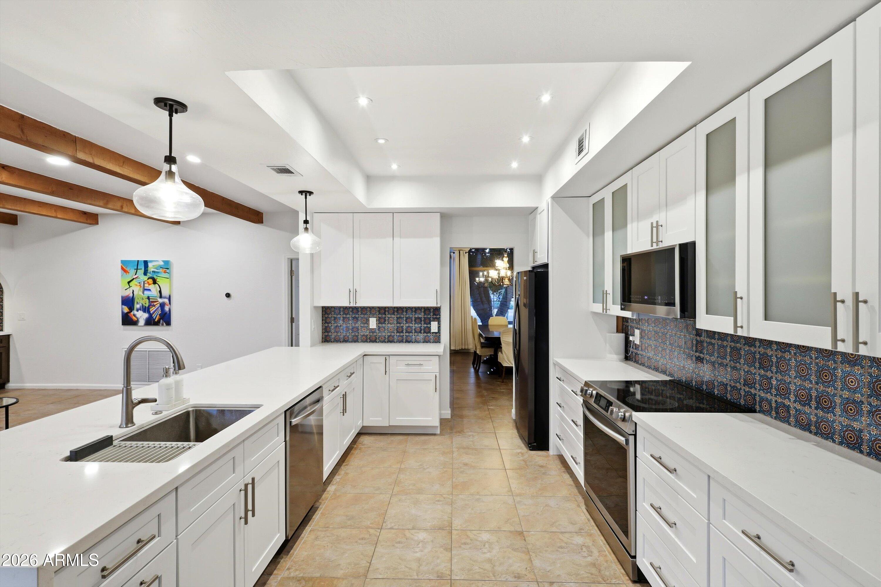 5234 E PARADISE Drive