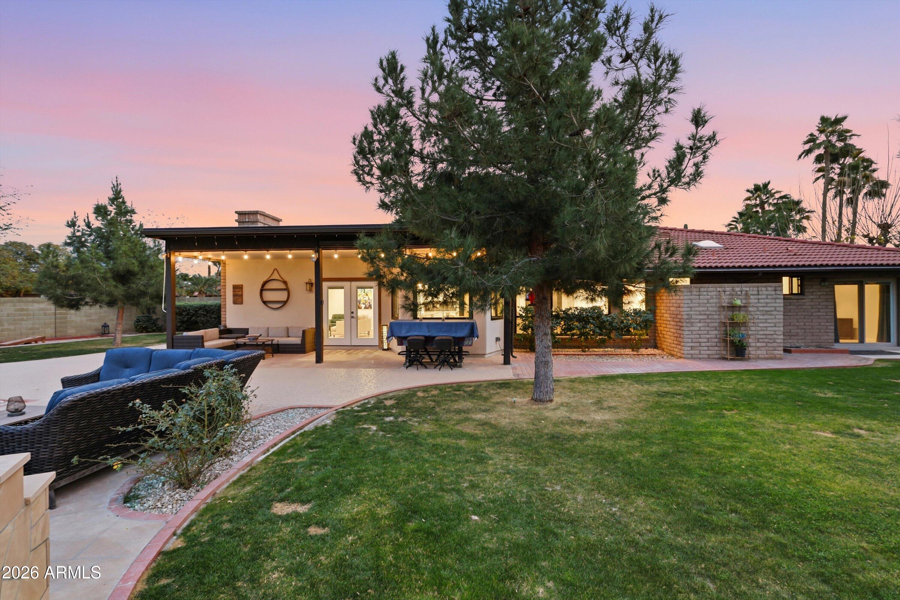 5234 E PARADISE Drive