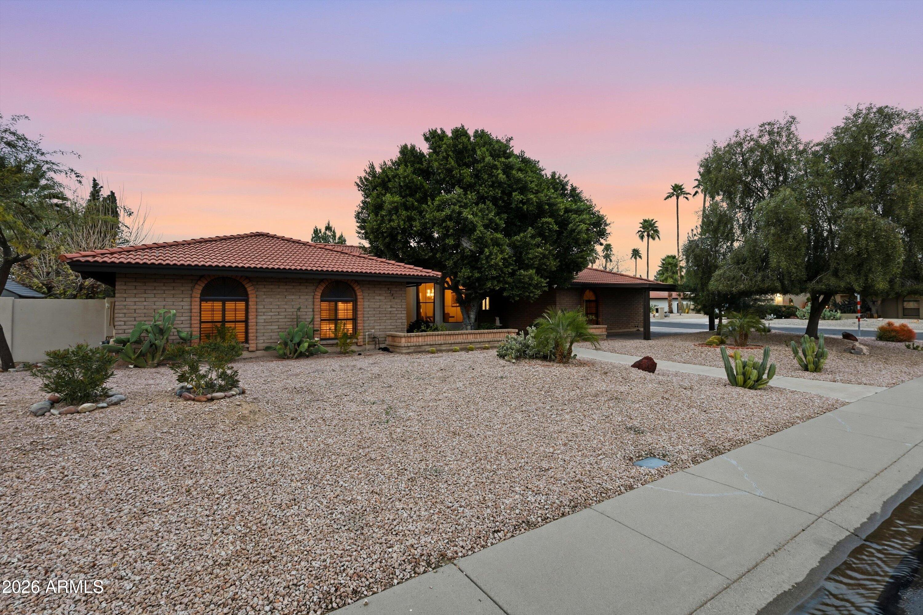 5234 E PARADISE Drive