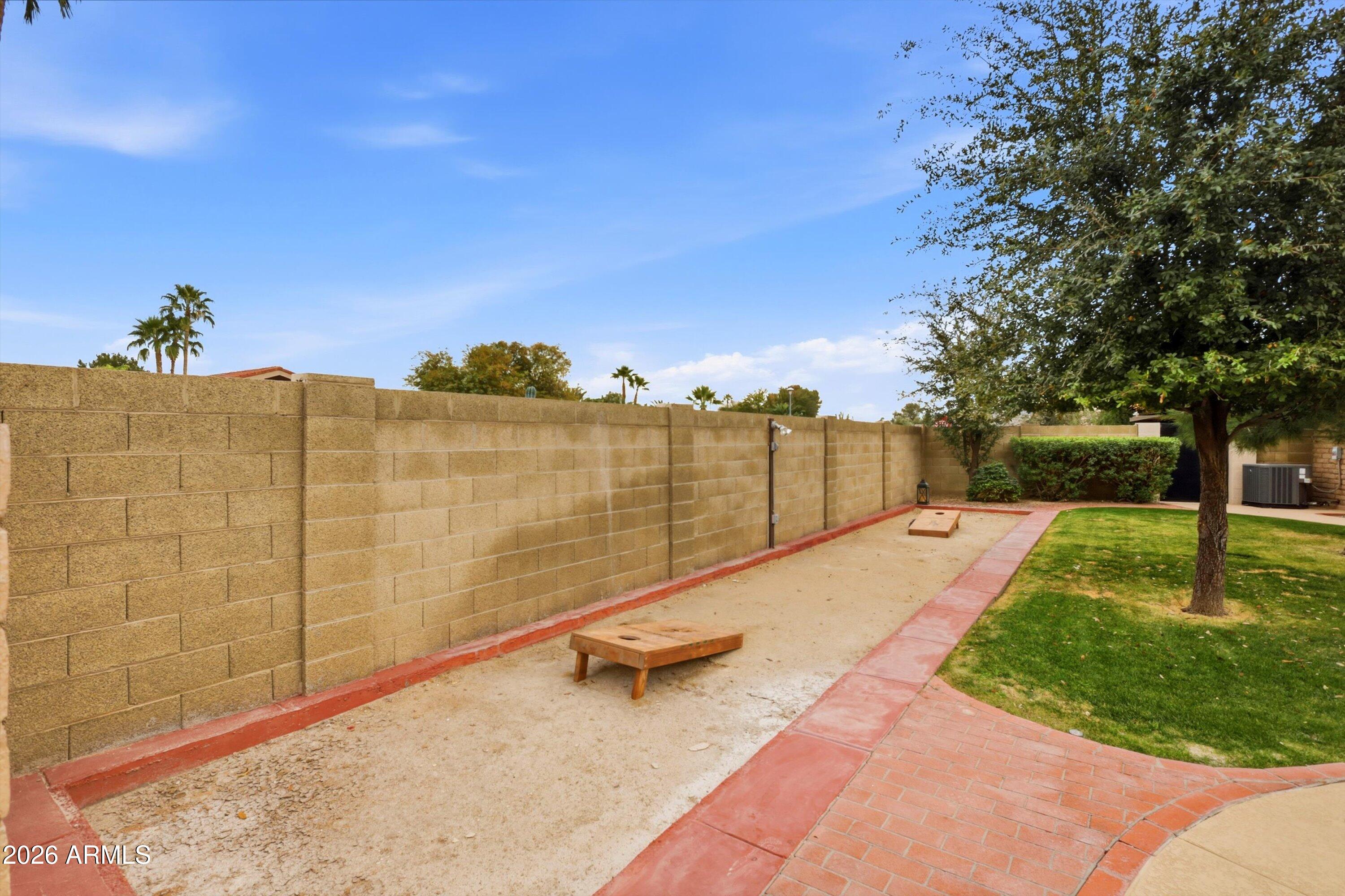 5234 E PARADISE Drive