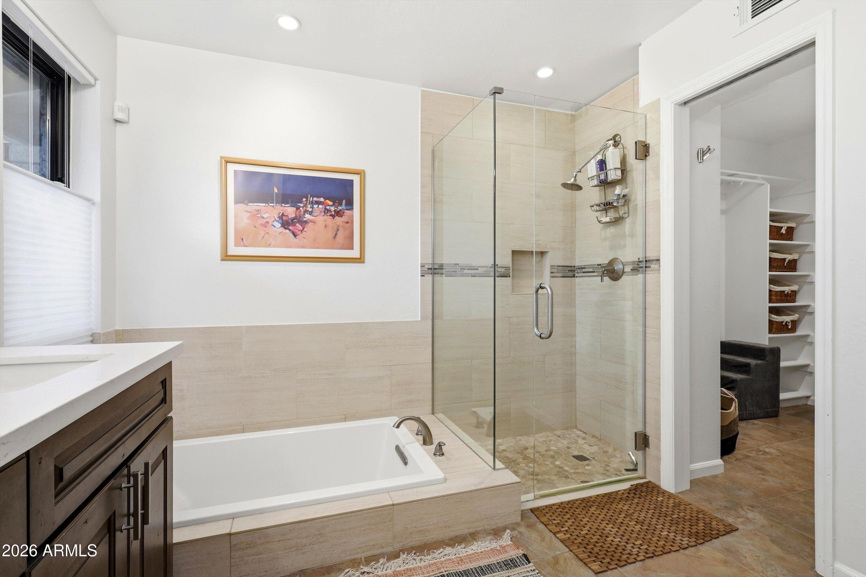 5234 E PARADISE Drive