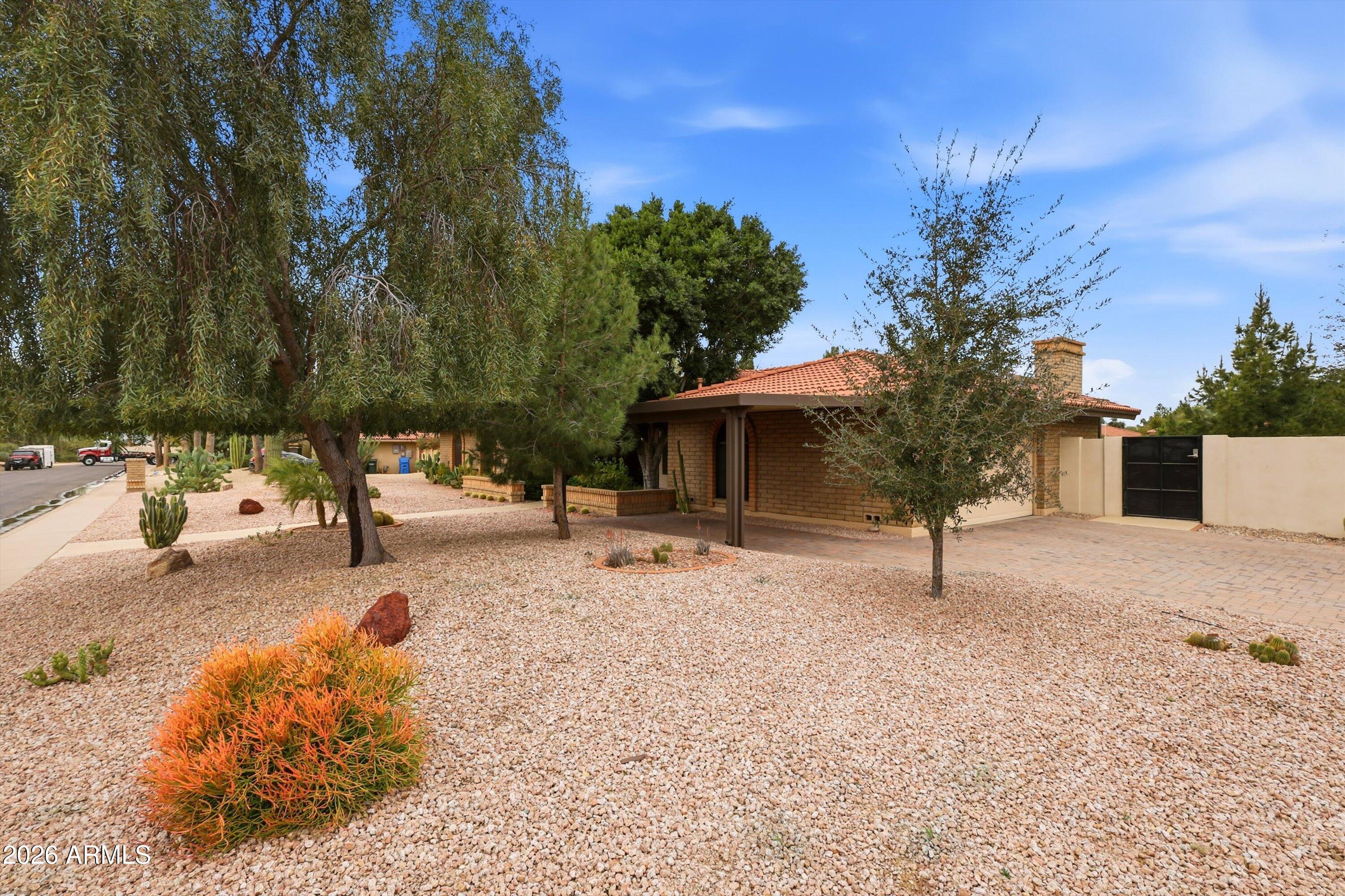 5234 E PARADISE Drive