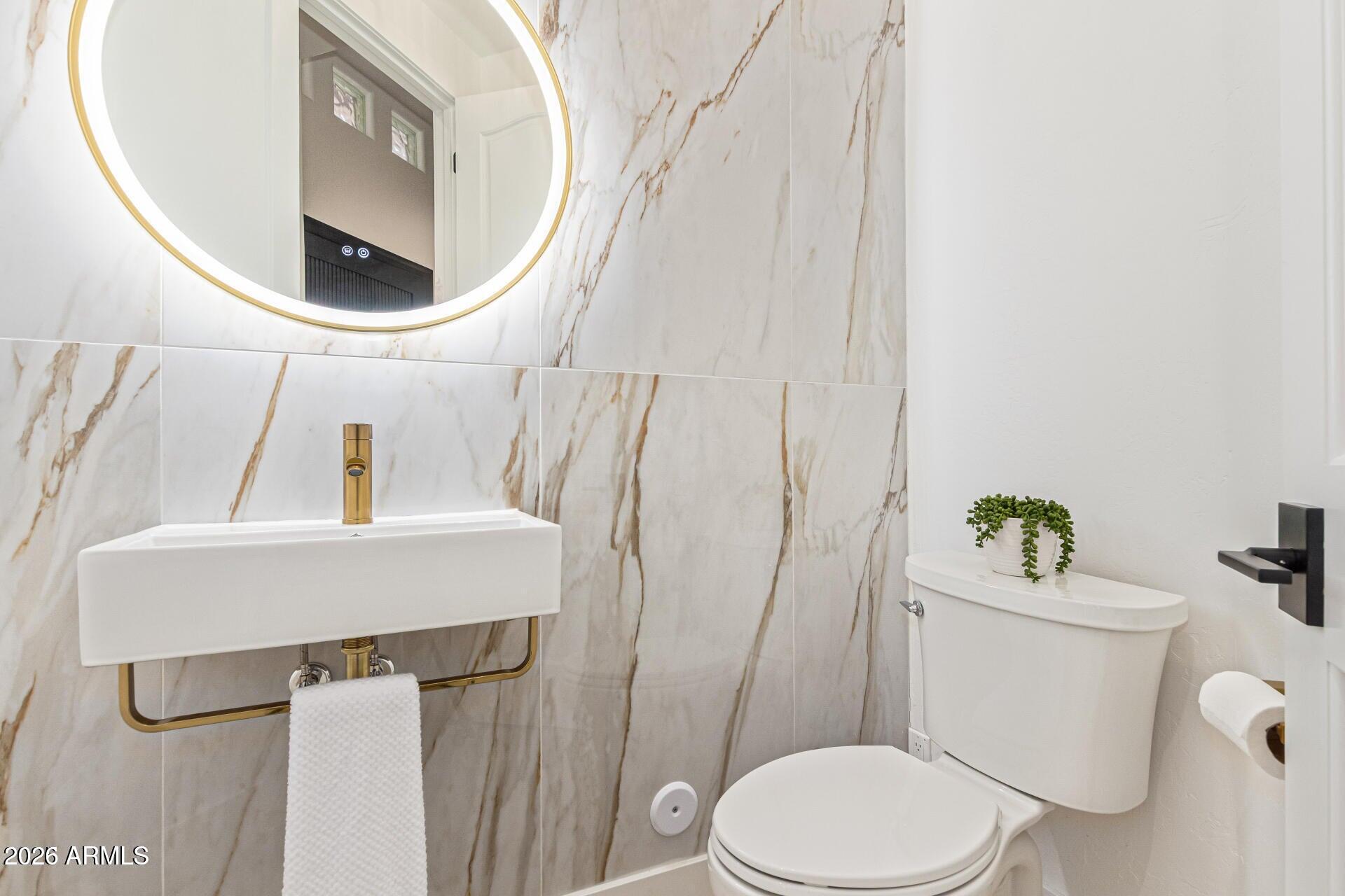 10175 E COCHISE Drive