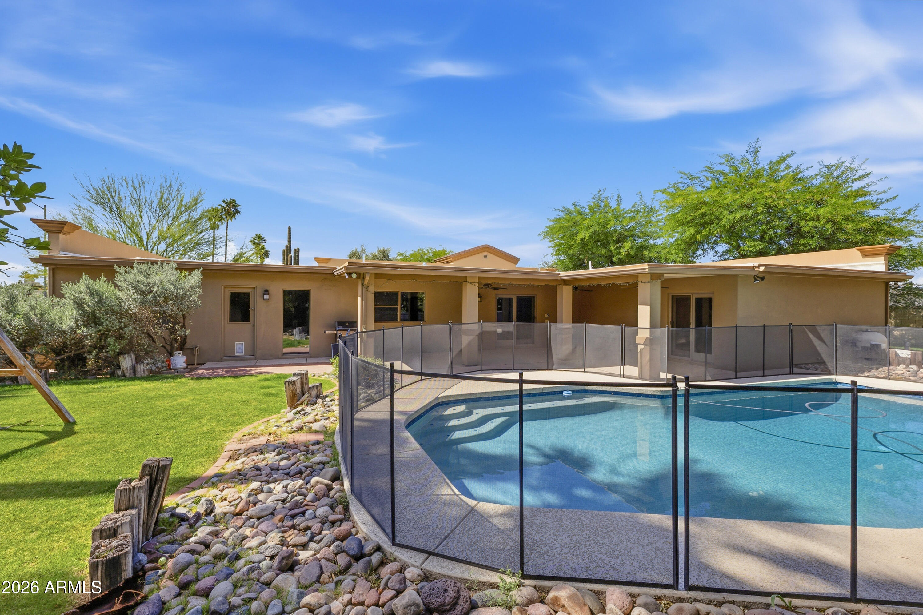 5630 E SYLVIA Street