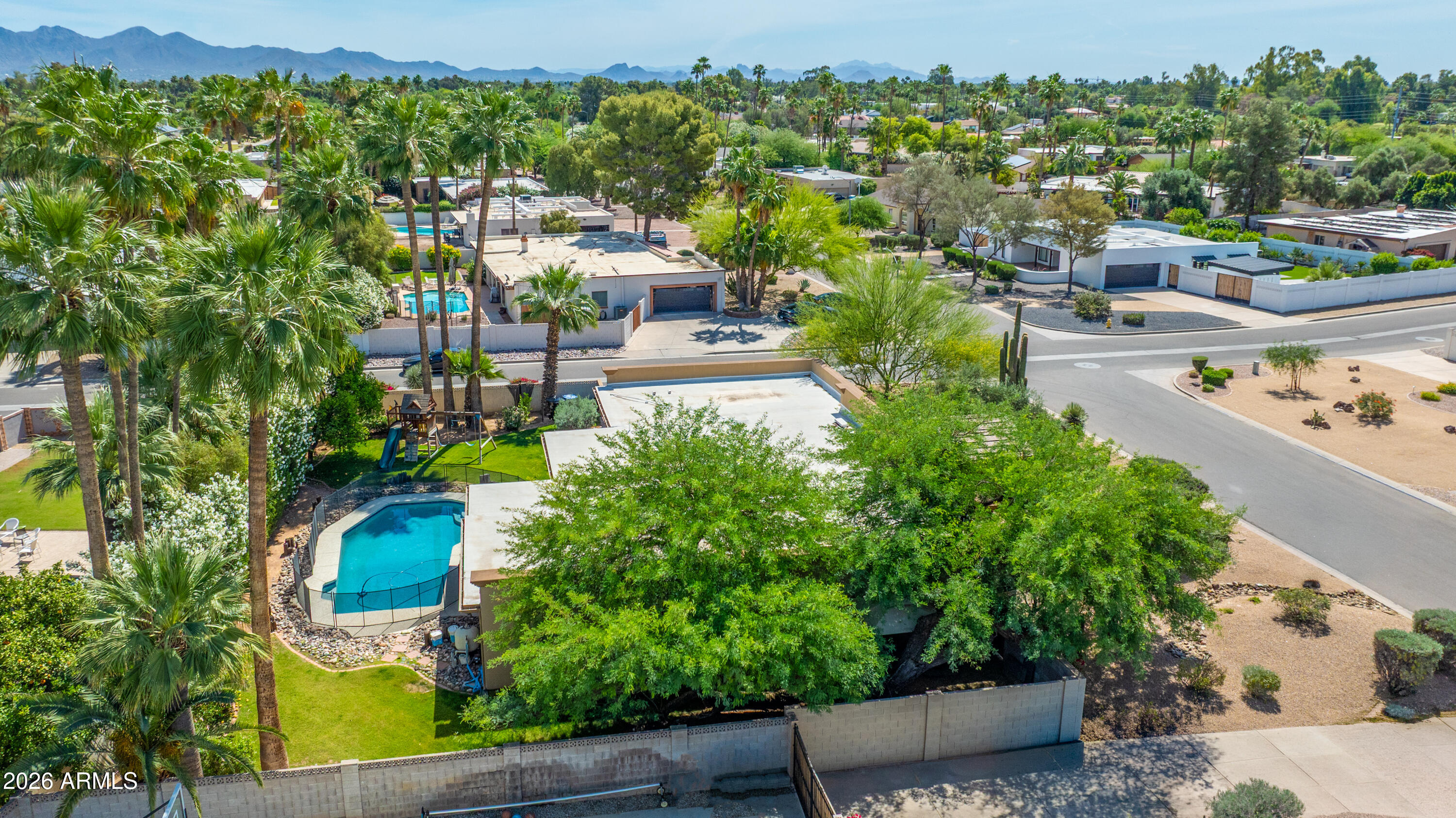 5630 E SYLVIA Street