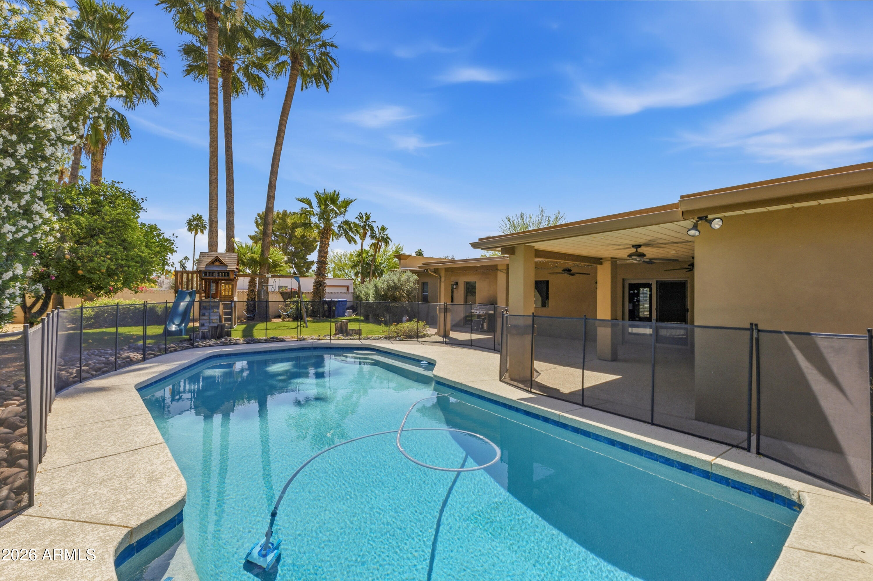 5630 E SYLVIA Street