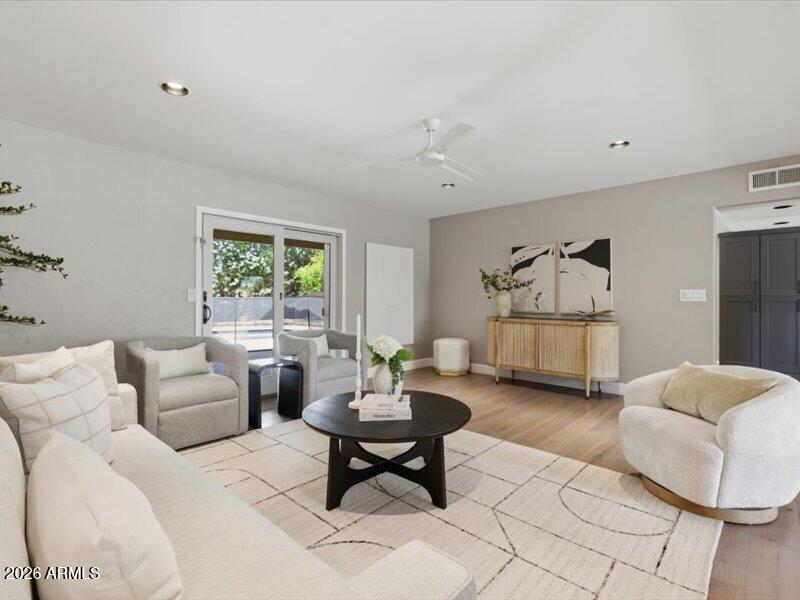 5630 E SYLVIA Street