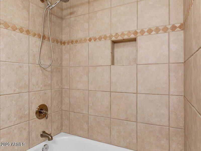 5630 E SYLVIA Street