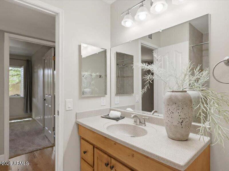 5630 E SYLVIA Street