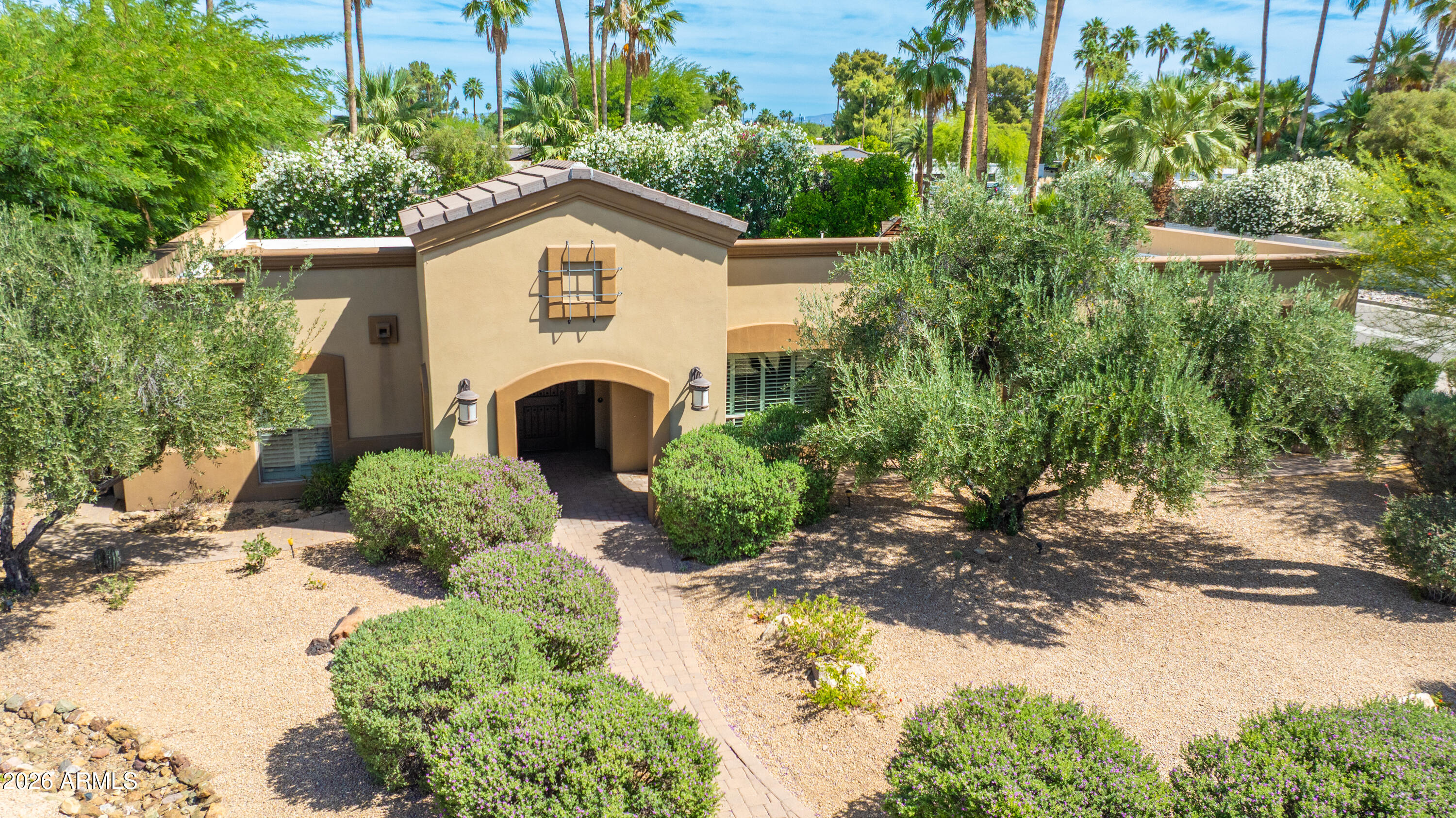 5630 E SYLVIA Street