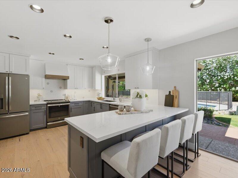 5630 E SYLVIA Street