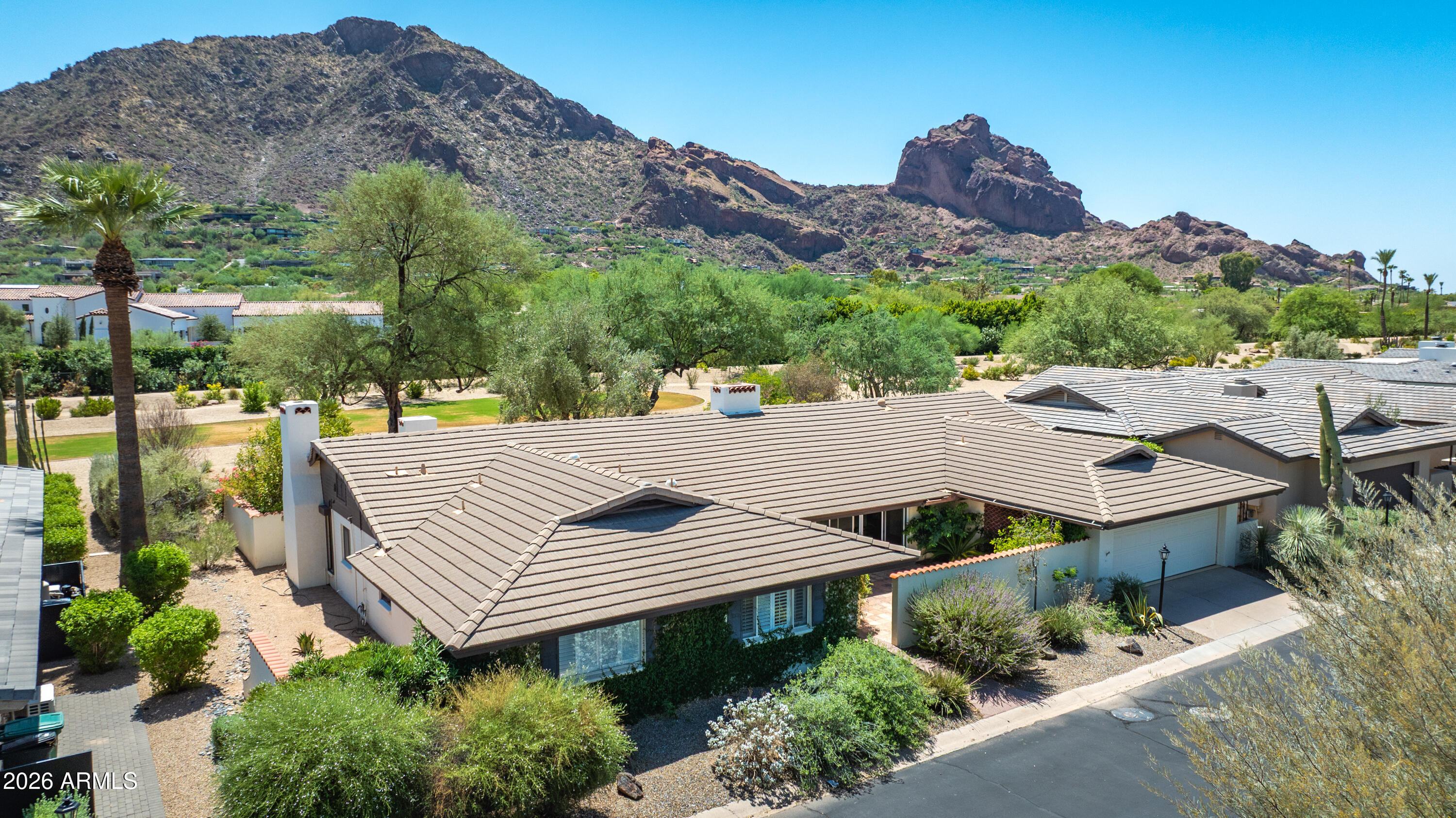 5635 E LINCOLN Drive 26