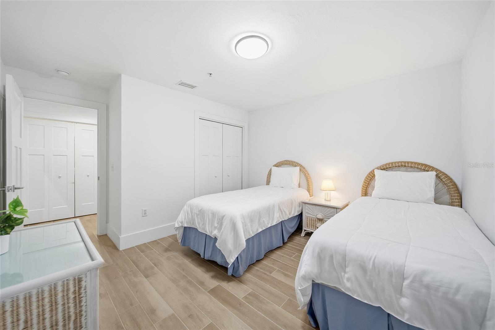 5230 HYLAND HILLS AVE #1325