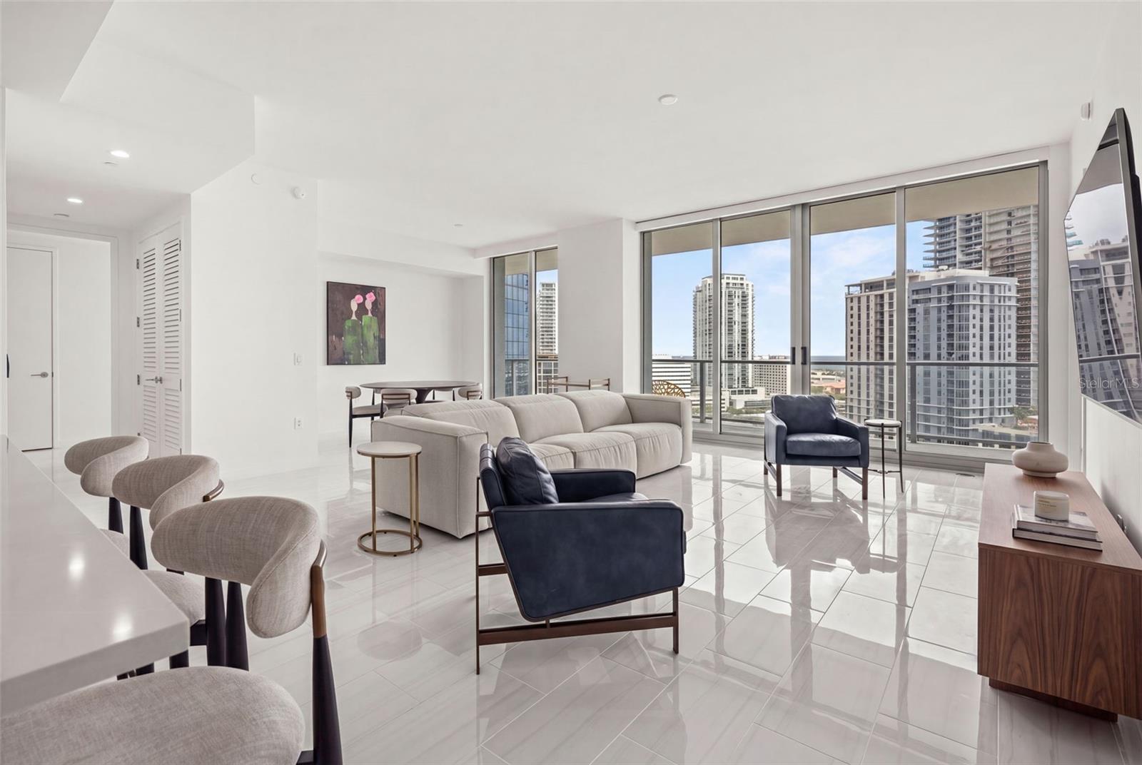 400 CENTRAL AVE #1405
