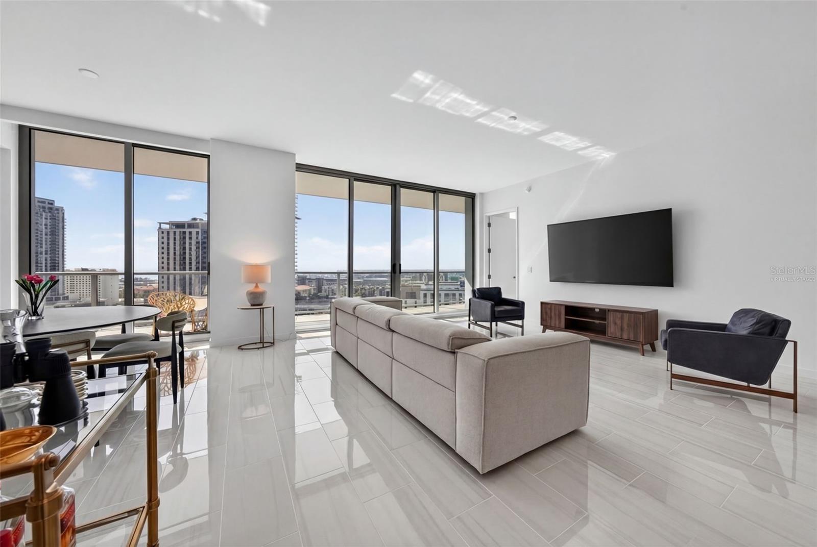 400 CENTRAL AVE #1405