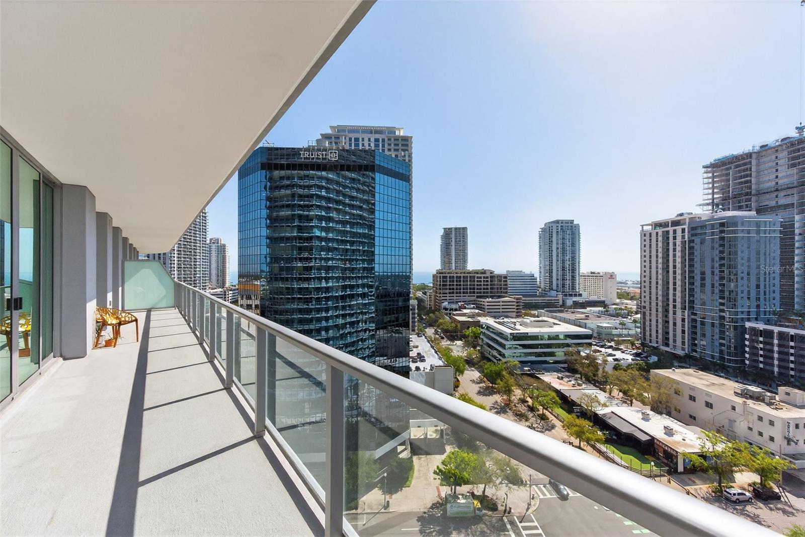 400 CENTRAL AVE #1405