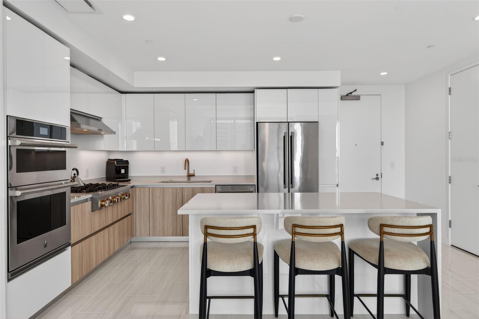 400 CENTRAL AVE #1405