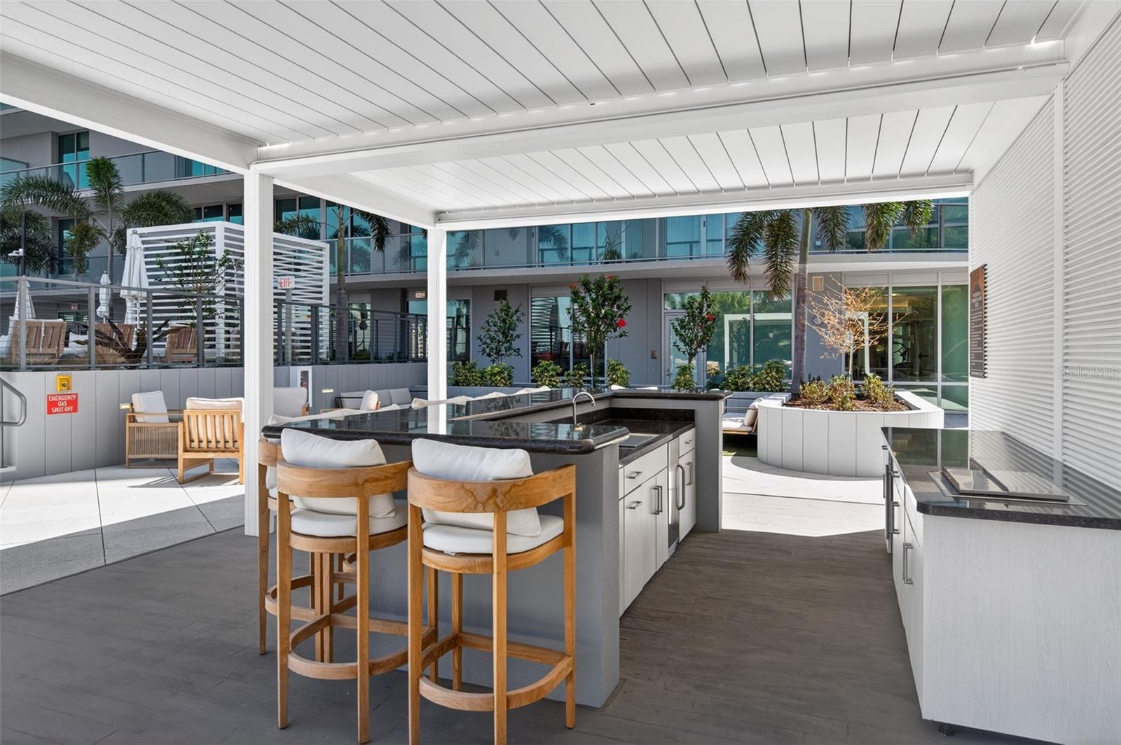 400 CENTRAL AVE #1405