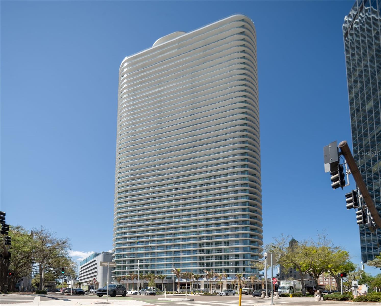 400 CENTRAL AVE #1405