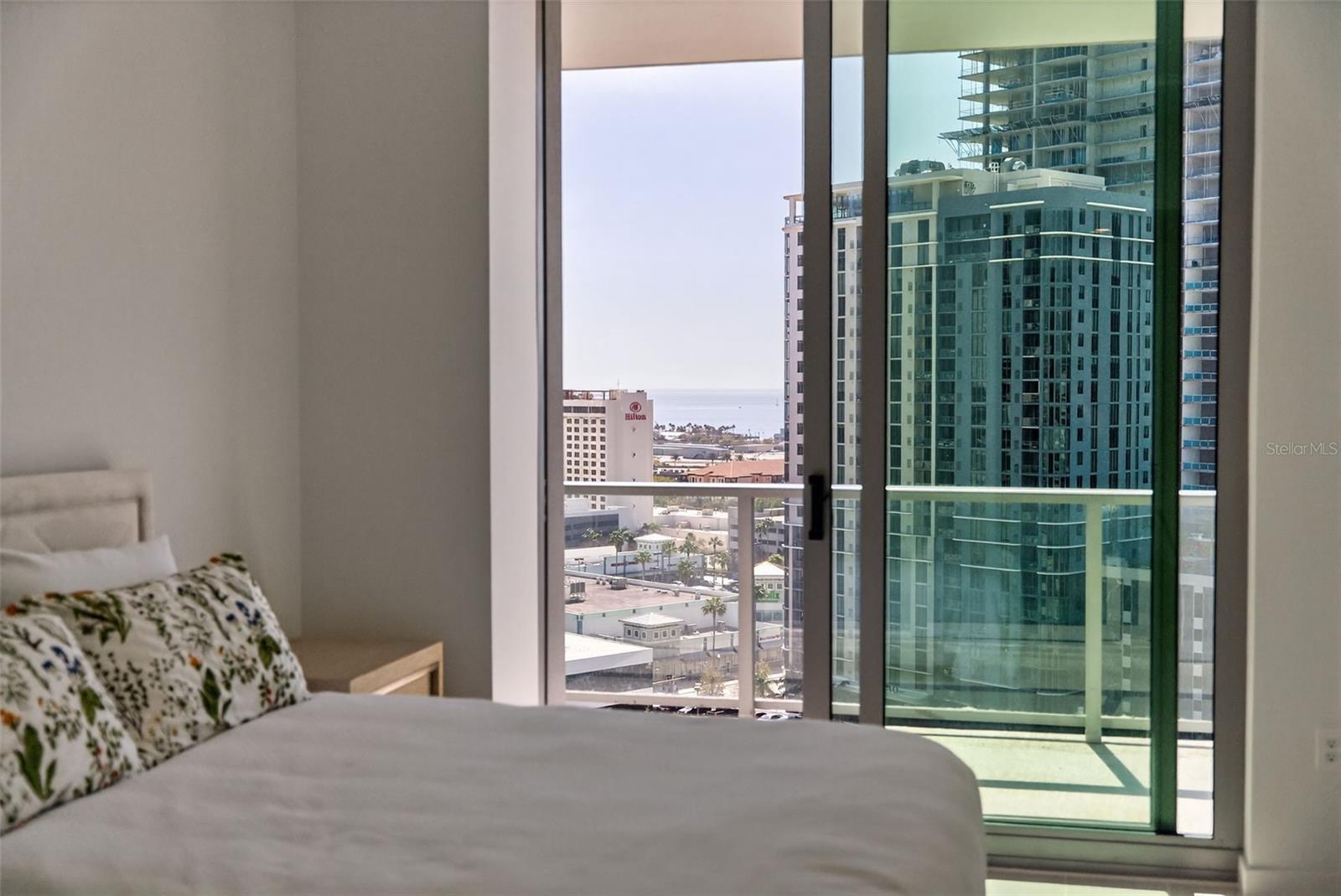 400 CENTRAL AVE #1405