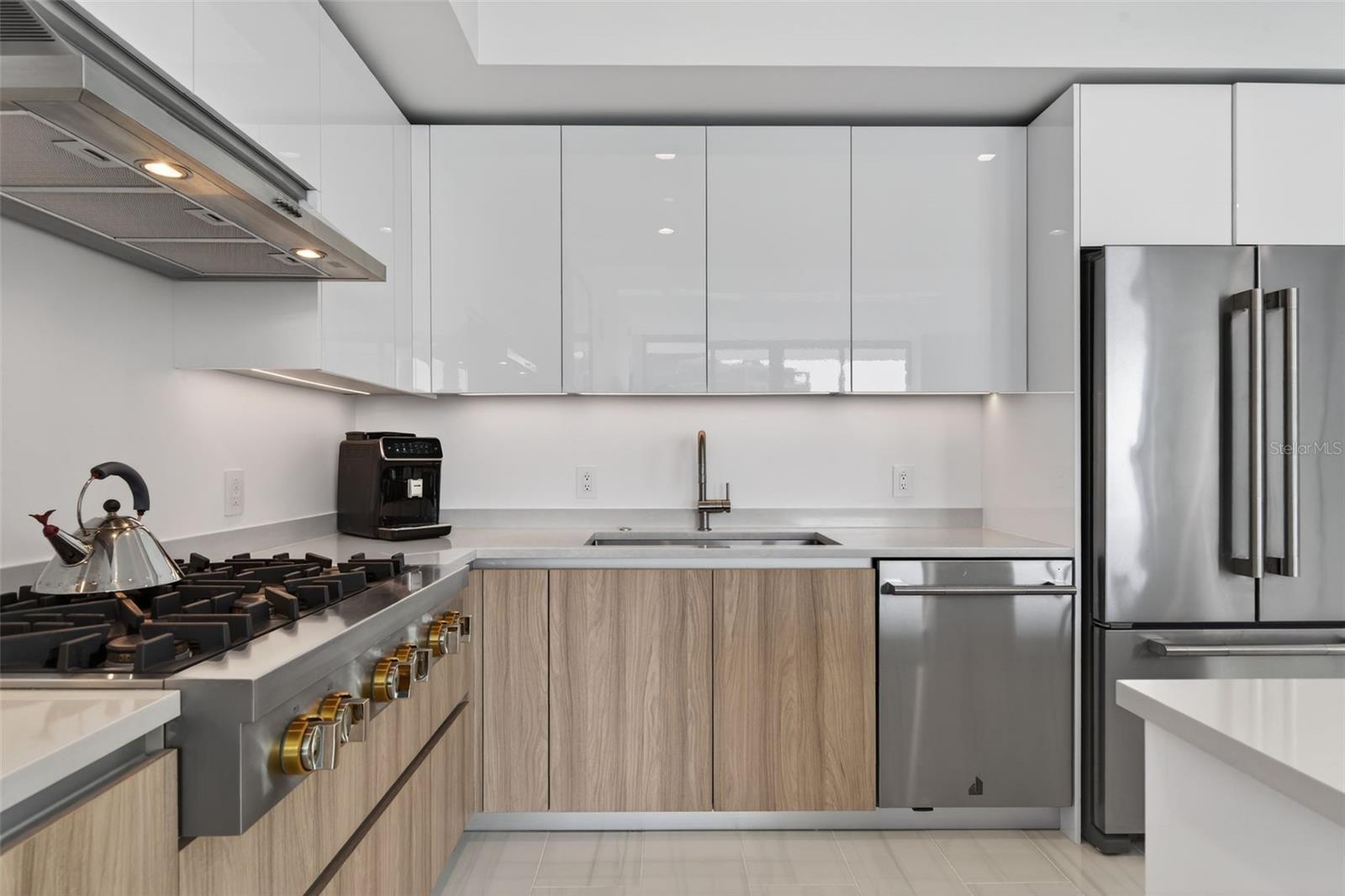 400 CENTRAL AVE #1405