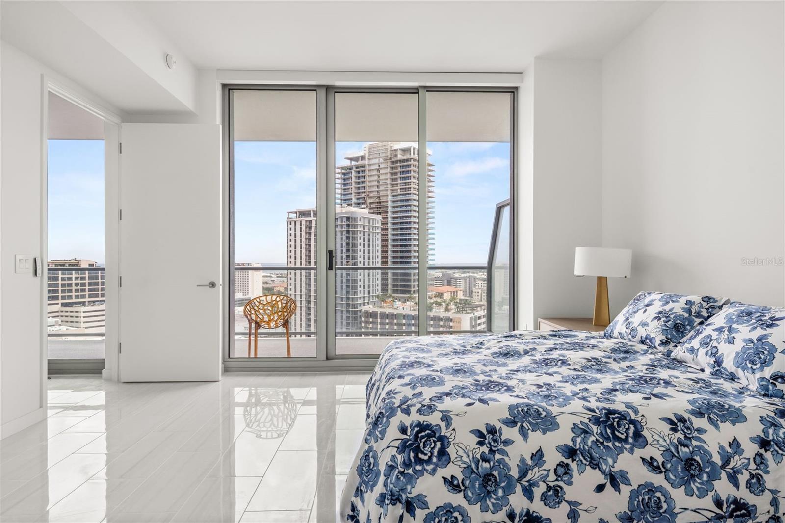 400 CENTRAL AVE #1405