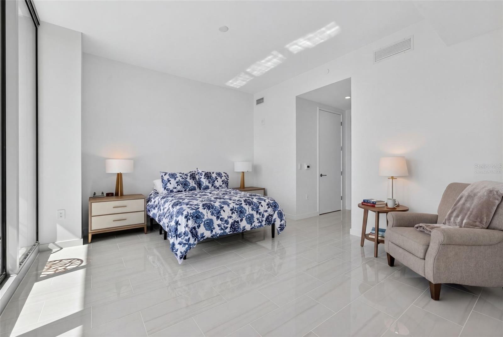 400 CENTRAL AVE #1405