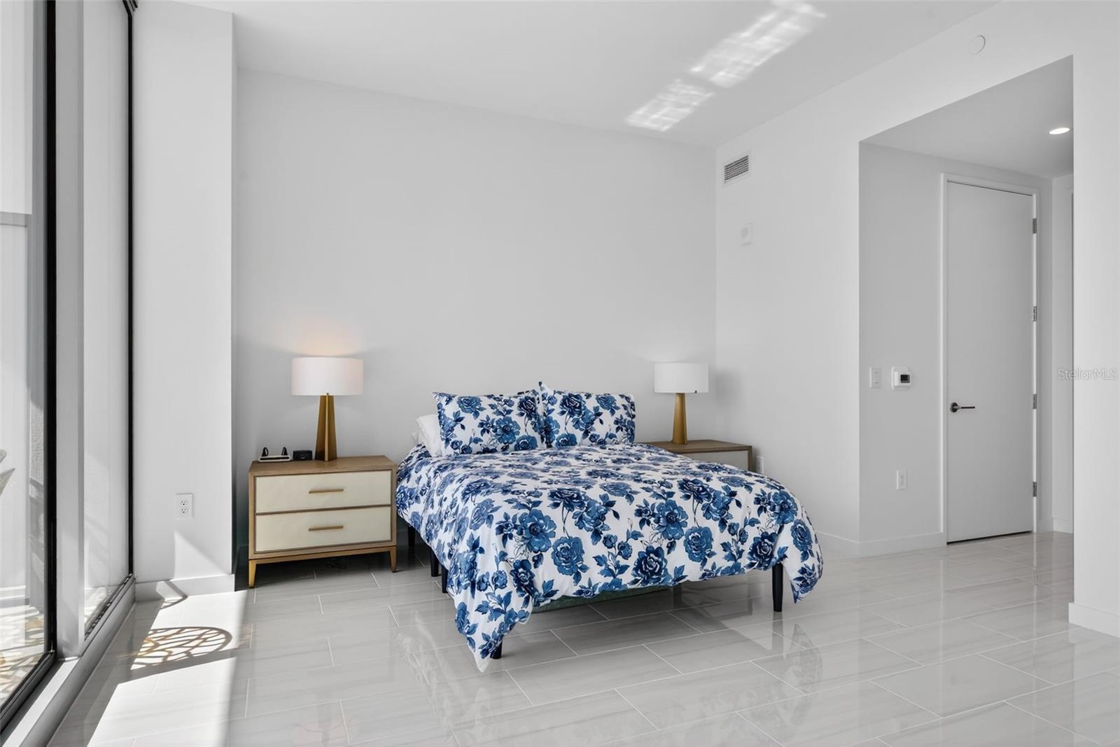 400 CENTRAL AVE #1405