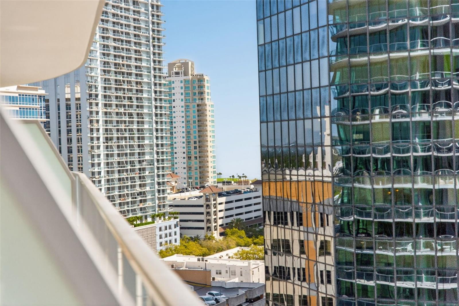 400 CENTRAL AVE #1405