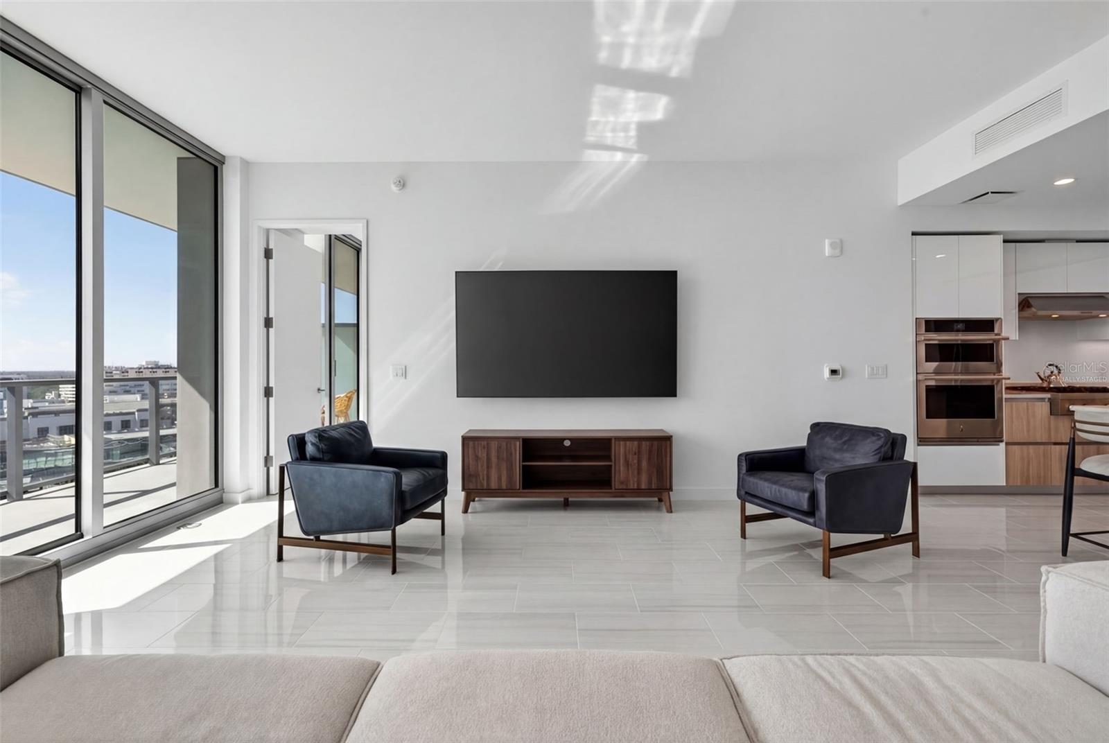 400 CENTRAL AVE #1405