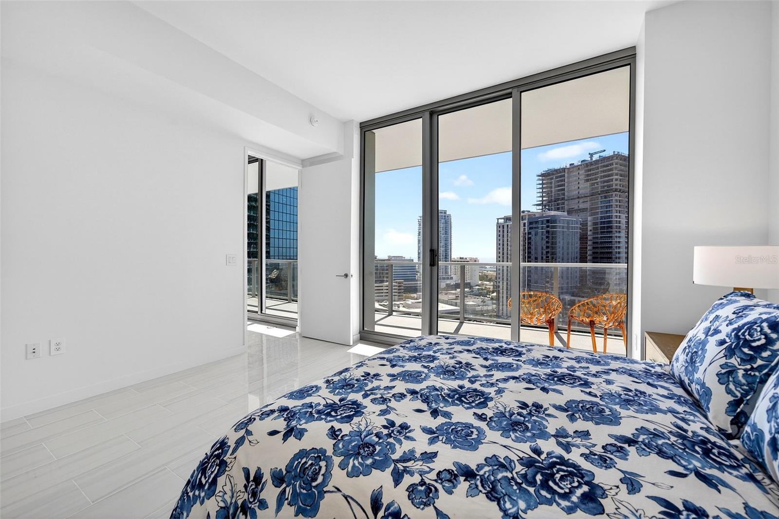 400 CENTRAL AVE #1405