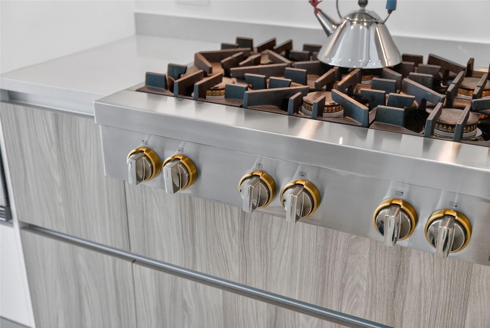 400 CENTRAL AVE #1405