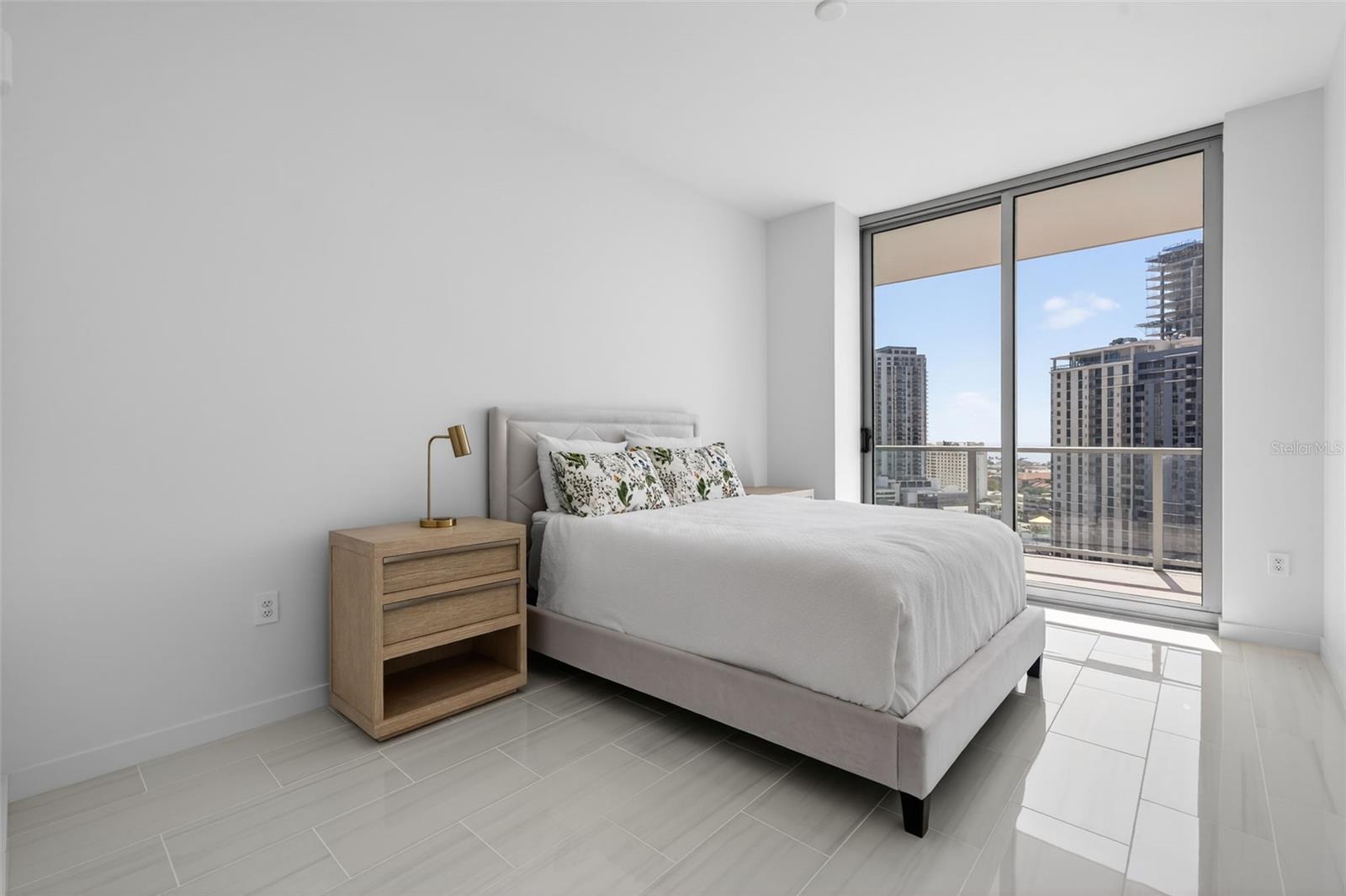 400 CENTRAL AVE #1405