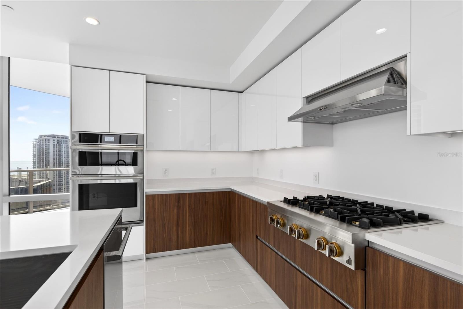 400 CENTRAL AVE #2307