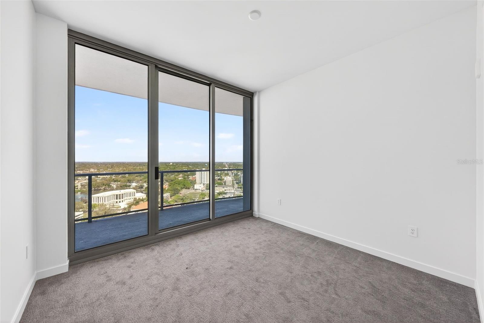 400 CENTRAL AVE #2307