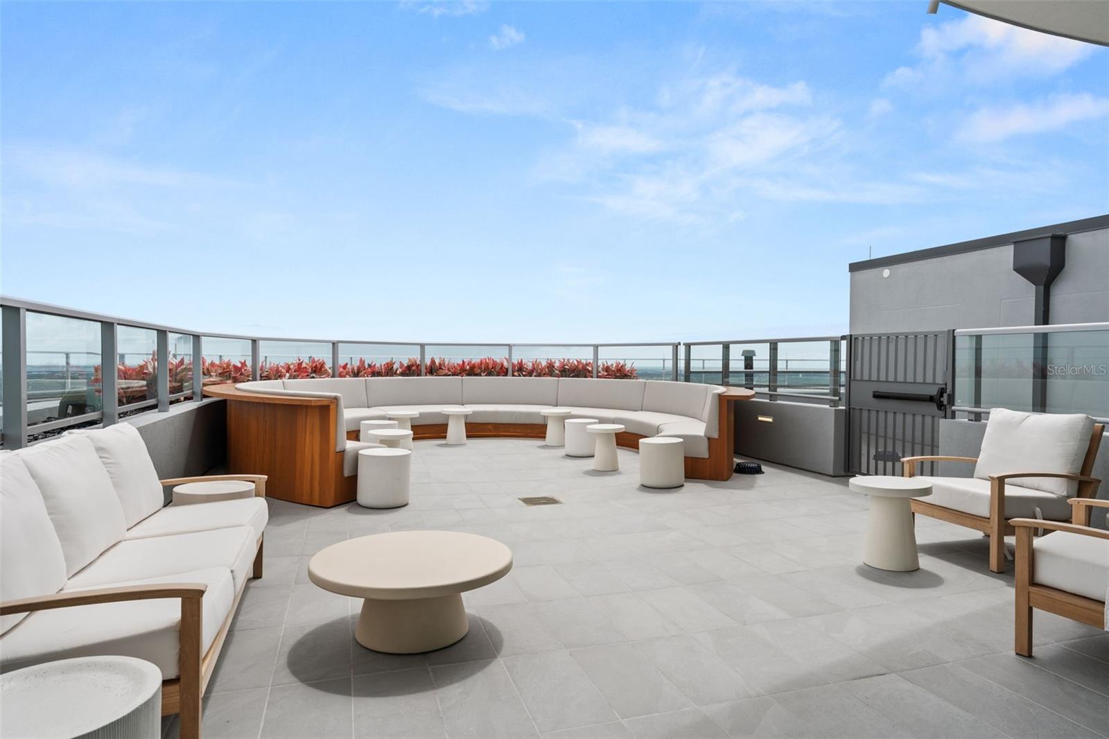 400 CENTRAL AVE #2307